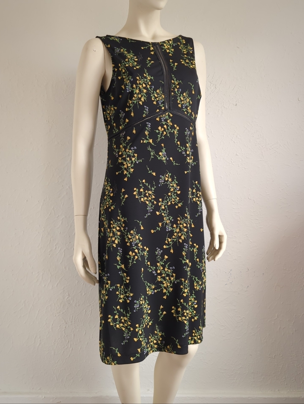BCBG Vintage 90s Y2K Dark Romantic Tiny Floral Matte Jersey Shift Seam Dress L